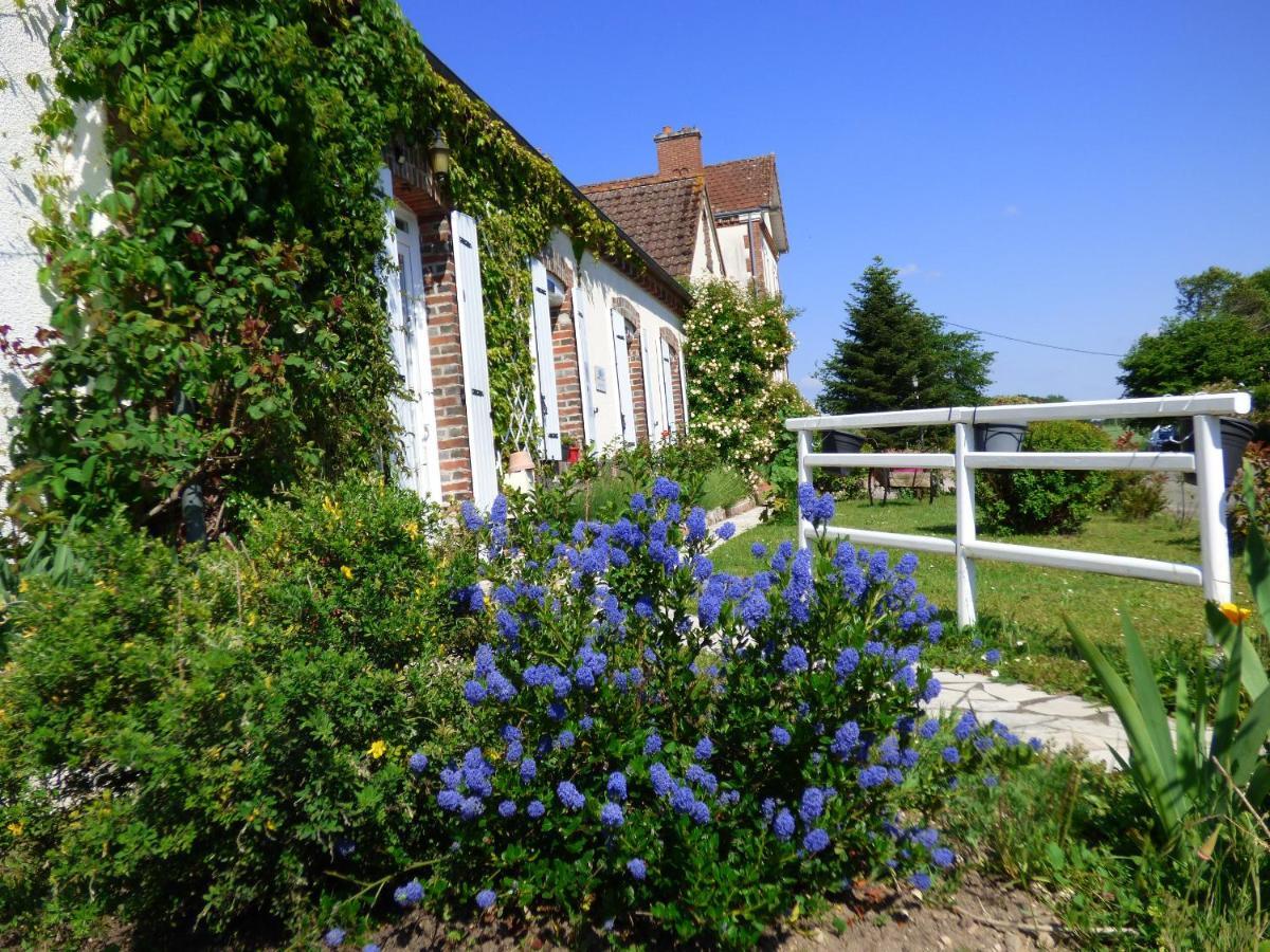 Chambres D'Hotes Les Muscaris Feins-en-Gatinais Exteriér fotografie