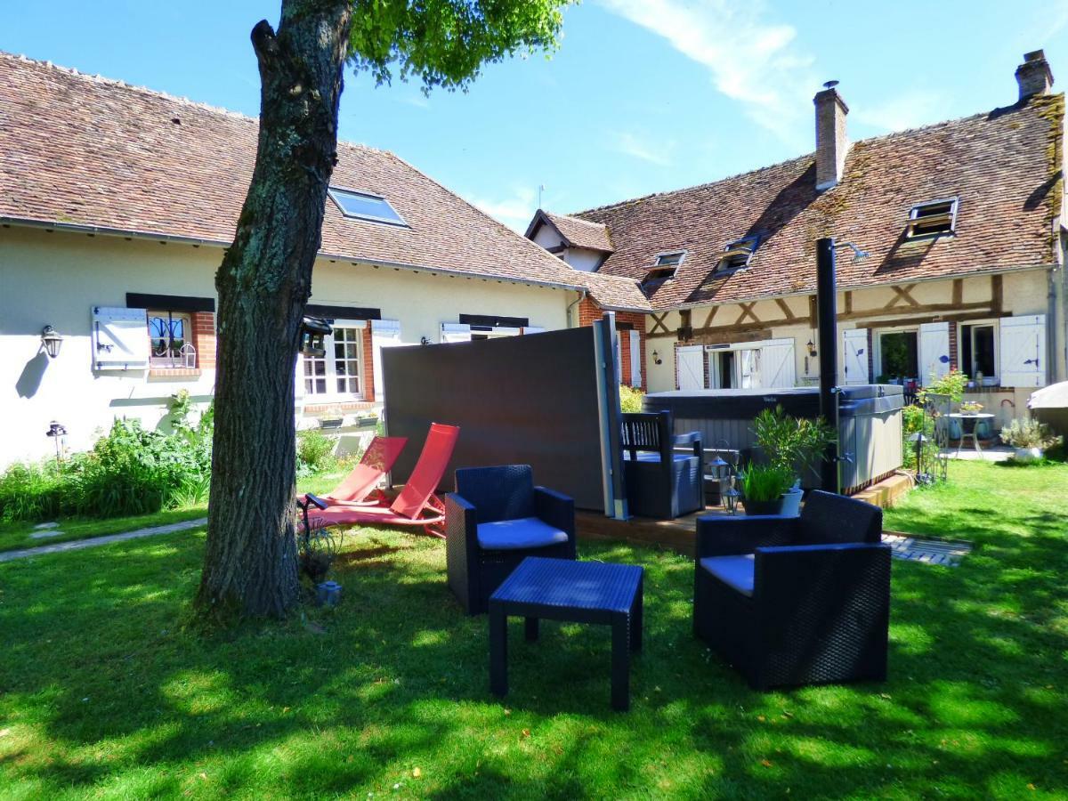 Chambres D'Hotes Les Muscaris Feins-en-Gatinais Exteriér fotografie