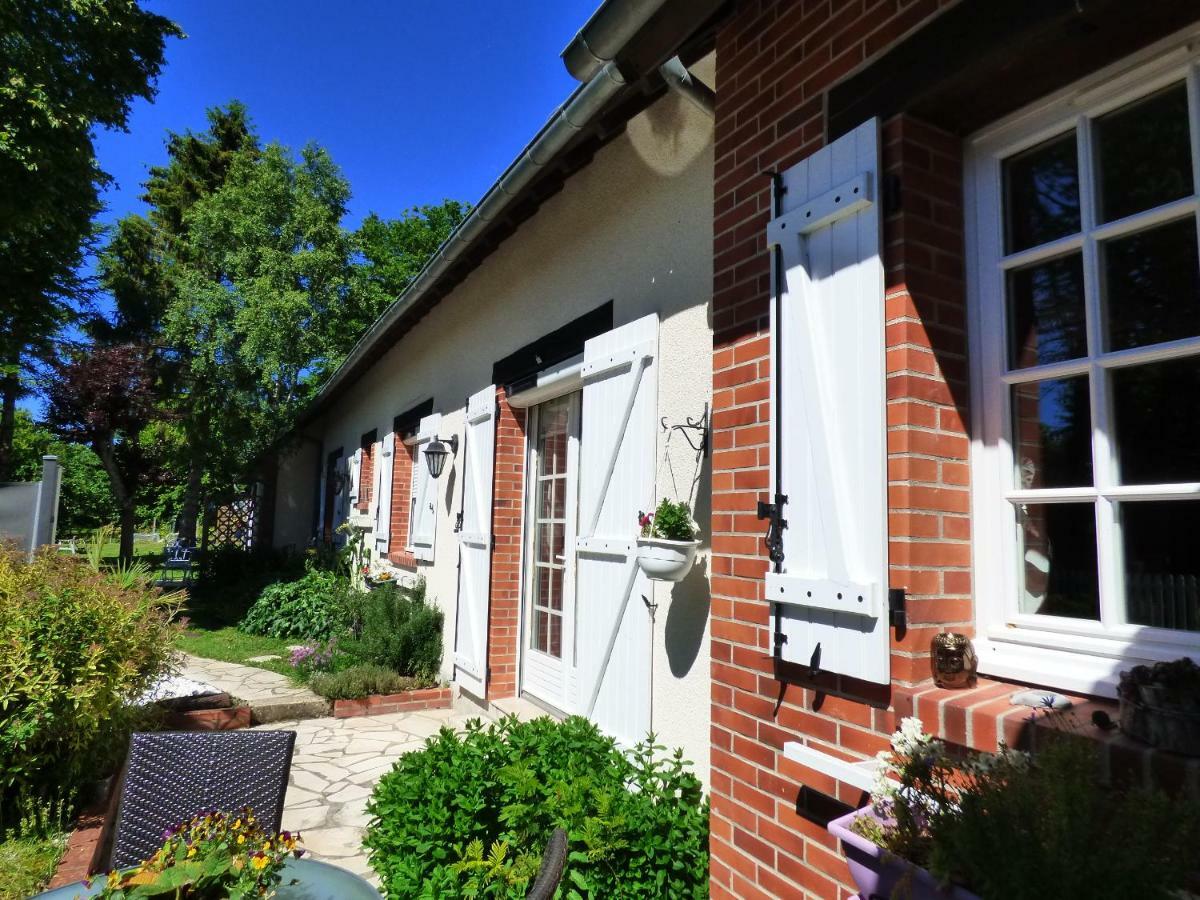 Chambres D'Hotes Les Muscaris Feins-en-Gatinais Exteriér fotografie